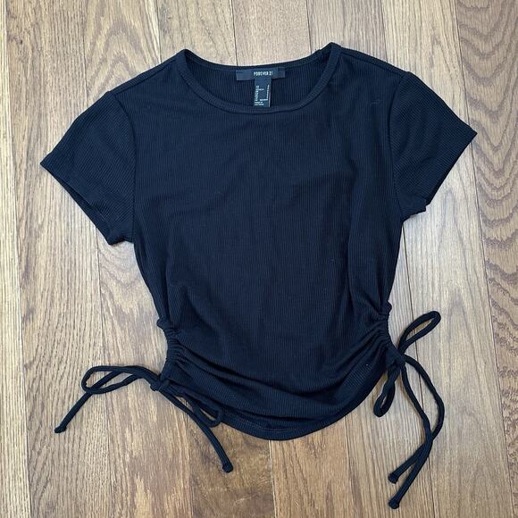 NWT Forever 21 Black Cropped Shirt Cinch Sides Side Ties Cutout Size Small - Picture 1 of 5